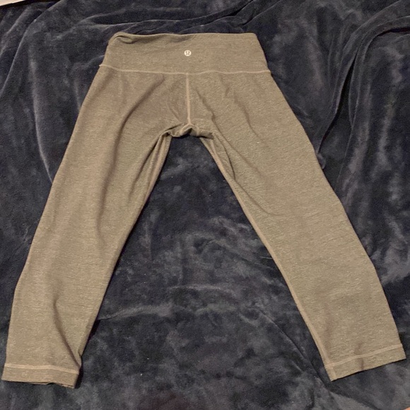 Lululemon 3/4 length leggings - Picture 2 of 2